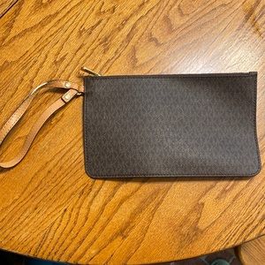 Michael Kors Pouch